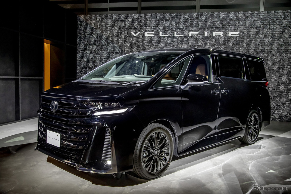 トヨタ ヴェルファイア Zプレミア 2.4Lターボ(ブラック)《写真撮影 山内潤也》