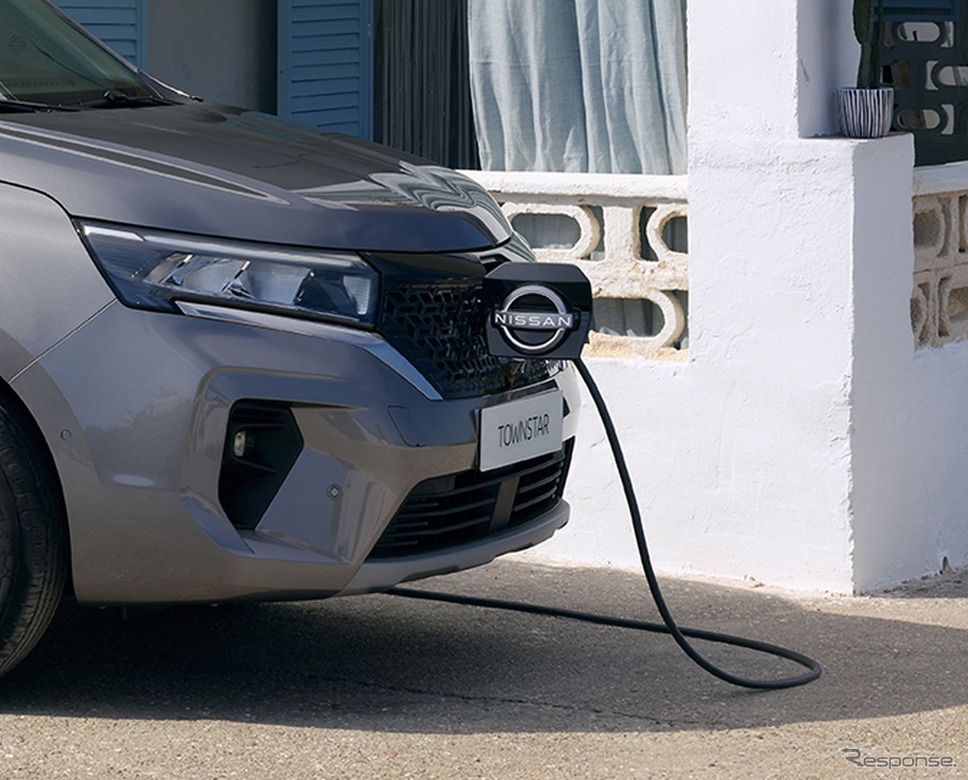 日産 タウンスター EV パッセンジャー《photo by Nissan》