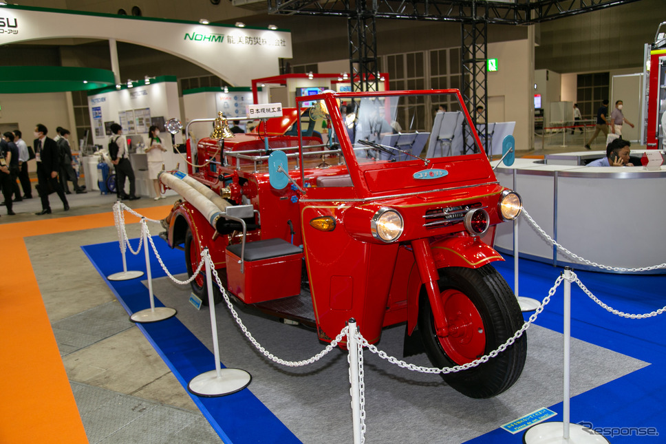 働くクルマの先輩たち! 100年以上も昔のクラシックな消防車がズラリ…東京国際消防防災展2023
