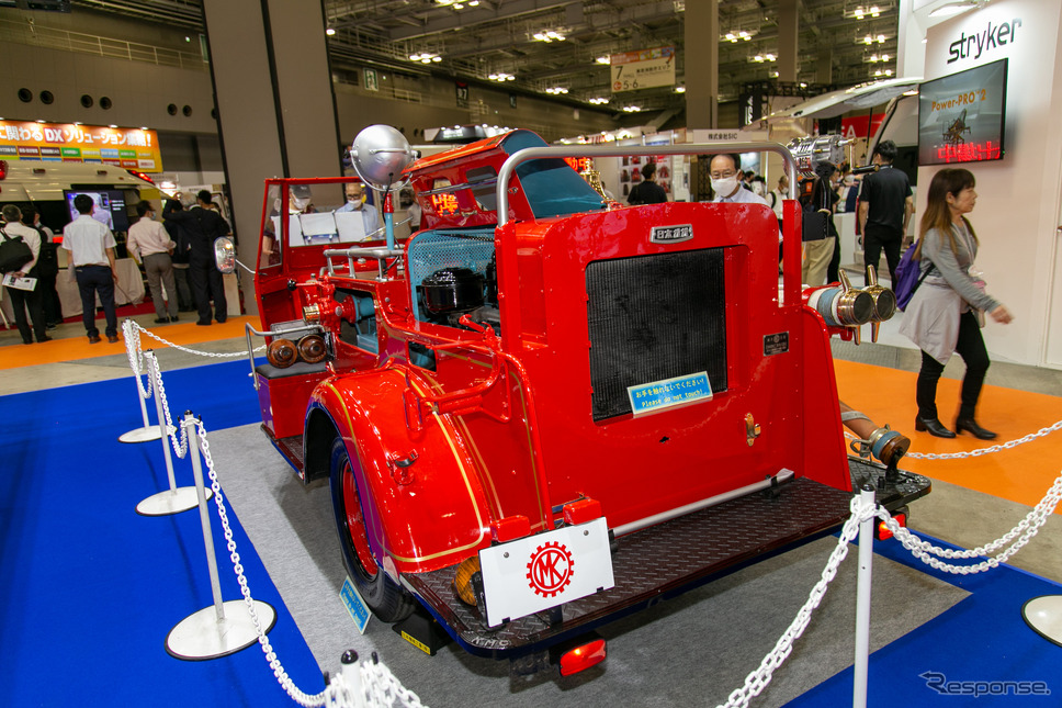 働くクルマの先輩たち! 100年以上も昔のクラシックな消防車がズラリ…東京国際消防防災展2023
