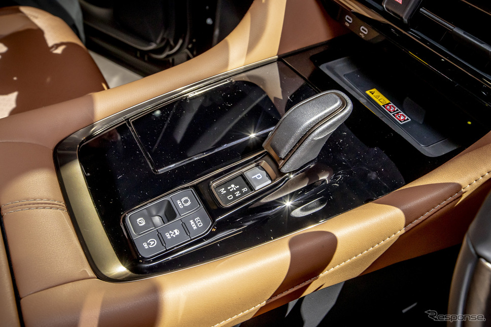 トヨタ ヴェルファイア Zプレミア 2.4Lターボ(ブラック)《写真撮影 山内潤也》
