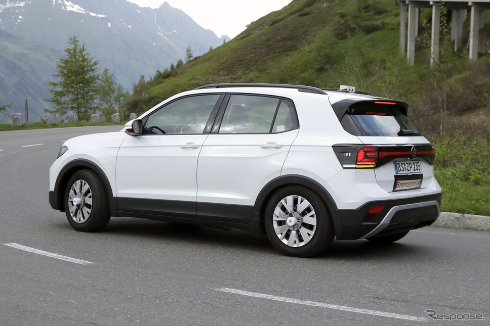VW T-Cross 改良新型プロトタイプ（スクープ写真）《APOLLO NEWS SERVICE》