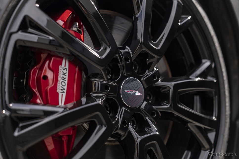 MINI 3ドアハッチバック JCW(ジョン・クーパー・ワークス)の「1to6 エディション」《photo by MINI》