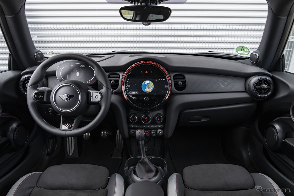 MINI 3ドアハッチバック JCW(ジョン・クーパー・ワークス)の「1to6 エディション」《photo by MINI》