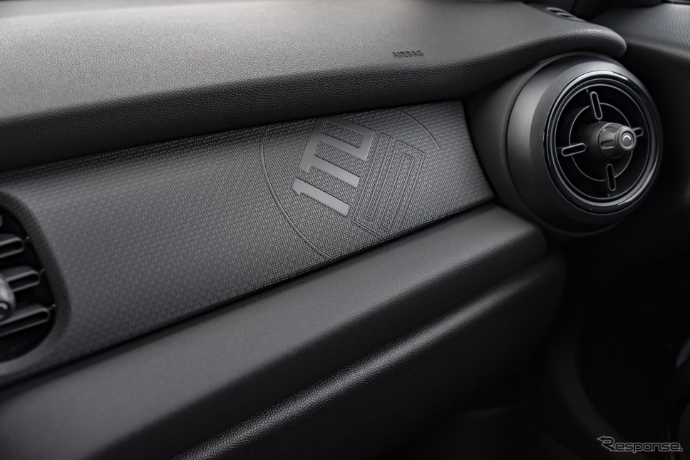 MINI 3ドアハッチバック JCW(ジョン・クーパー・ワークス)の「1to6 エディション」《photo by MINI》