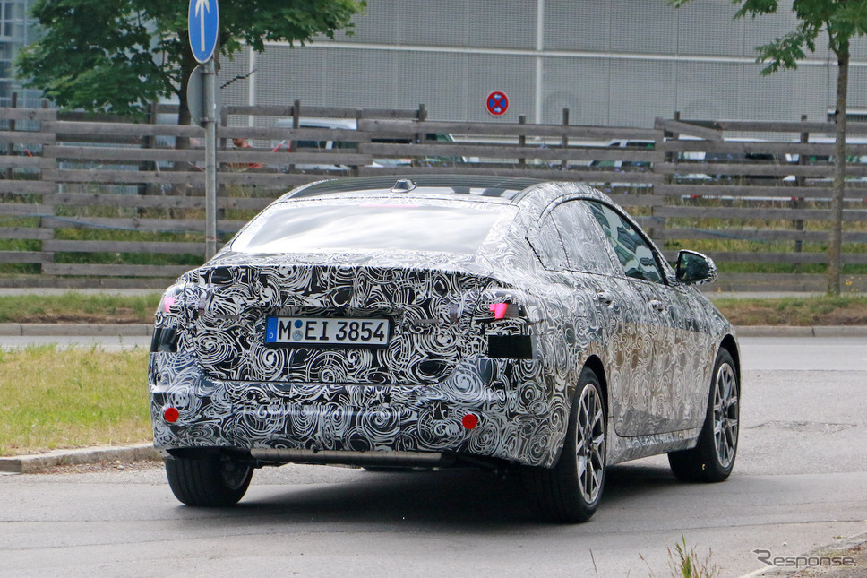 BMW 2シリーズ グランクーペ 次期型プロトタイプ（スクープ写真）《APOLLO NEWS SERVICE》