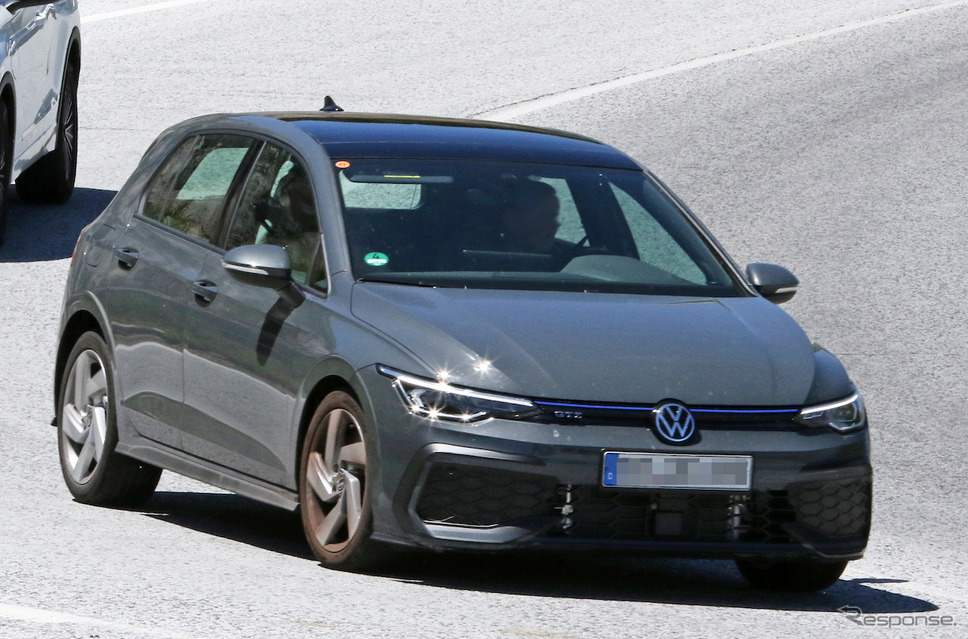 VW ゴルフ GTE 改良新型プロトタイプ(スクープ写真)《APOLLO NEWS SERVICE》