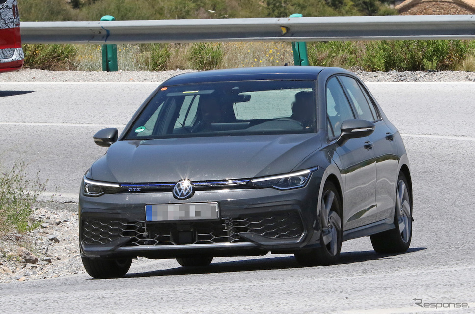 VW ゴルフ GTE 改良新型プロトタイプ(スクープ写真)《APOLLO NEWS SERVICE》