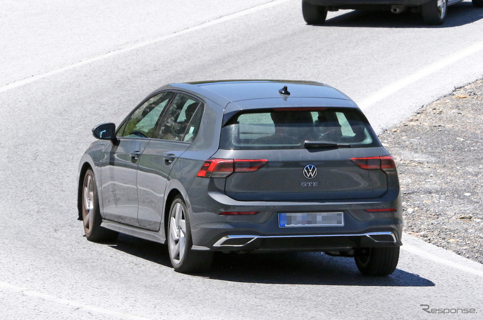 VW ゴルフ GTE 改良新型プロトタイプ(スクープ写真)《APOLLO NEWS SERVICE》