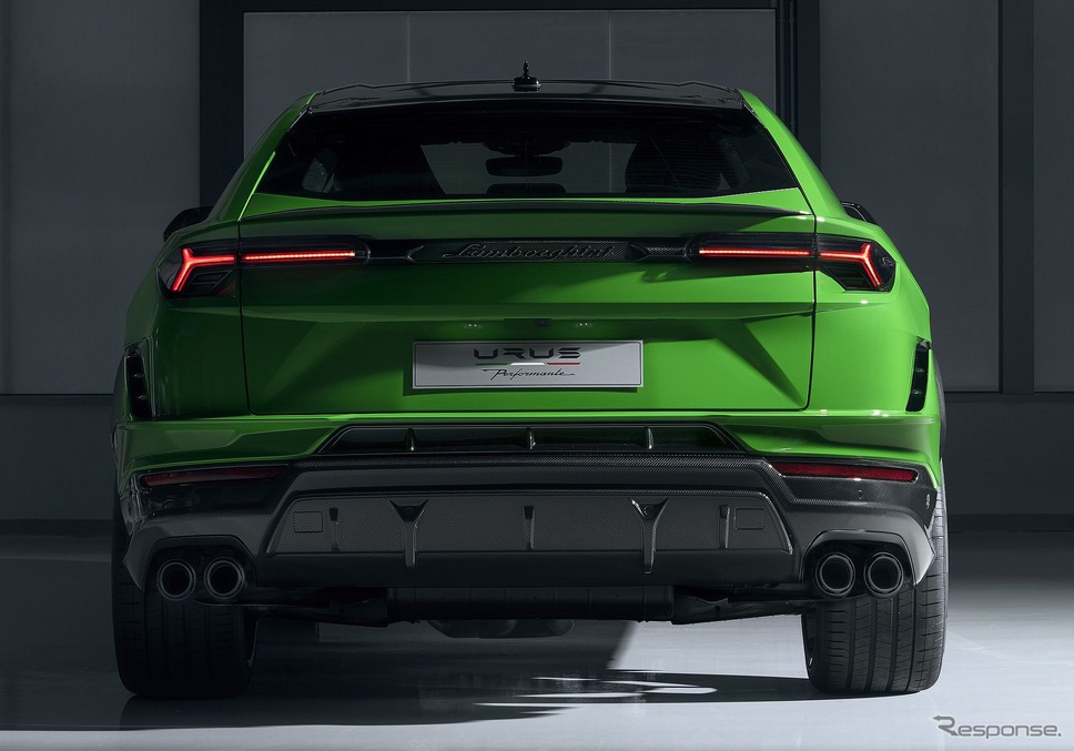 ランボルギーニ・ウルス・ペルフォルマンテ《photo by Lamborghini》