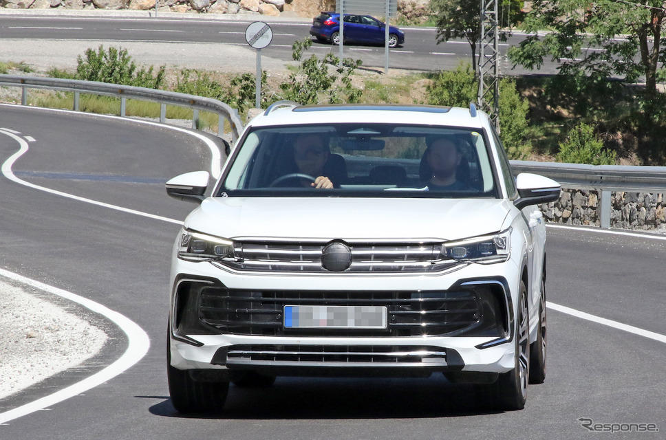 VW ティグアン PHEV 次期型プロトタイプ(スクープ写真)《APOLLO NEWS SERVICE》