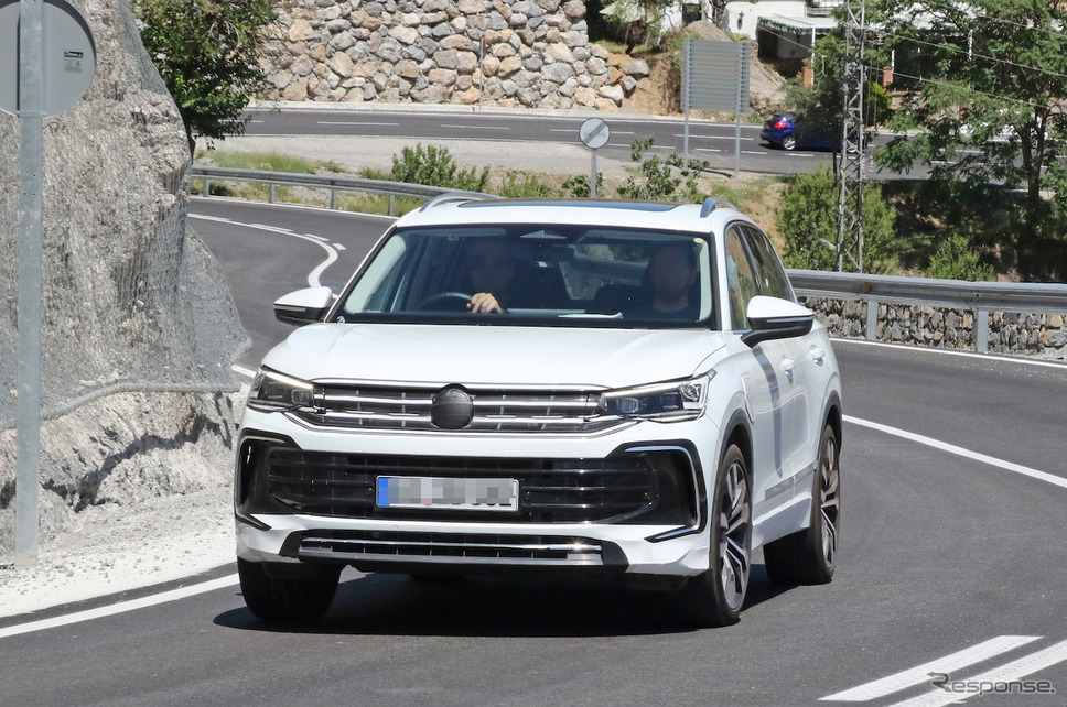 VW ティグアン PHEV 次期型プロトタイプ(スクープ写真)《APOLLO NEWS SERVICE》