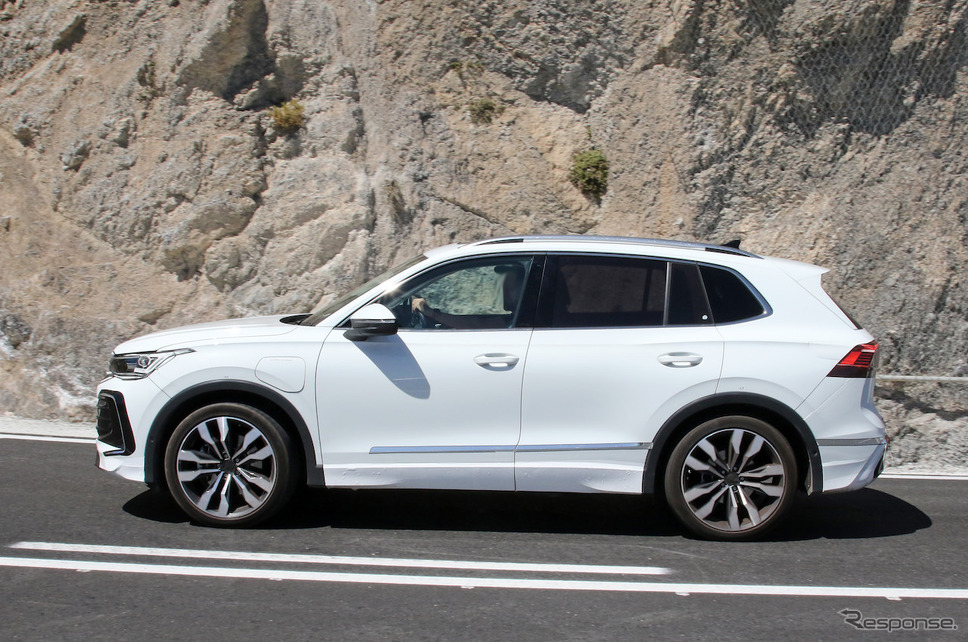 VW ティグアン PHEV 次期型プロトタイプ(スクープ写真)《APOLLO NEWS SERVICE》