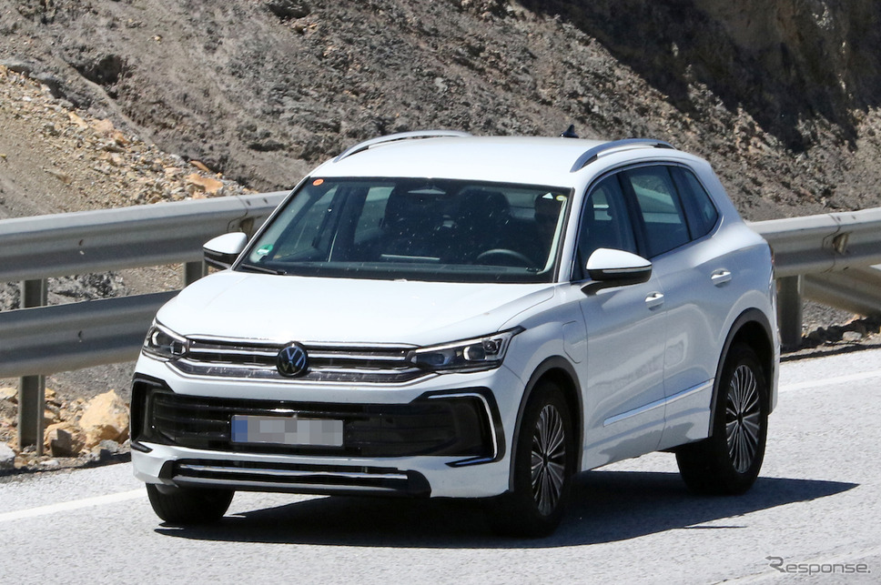 VW ティグアン PHEV 次期型プロトタイプ(スクープ写真)《APOLLO NEWS SERVICE》