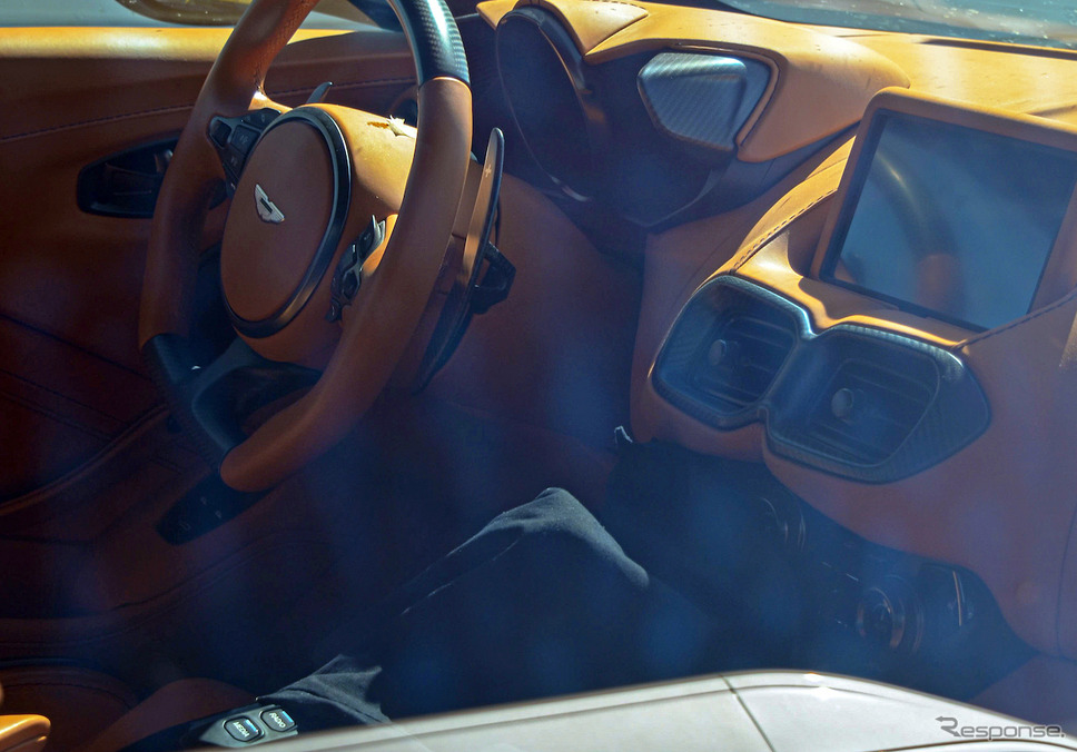 アストンマーティン V12 ヴァンテージ　マニュアル仕様（スクープ写真）《APOLLO NEWS SERVICE》