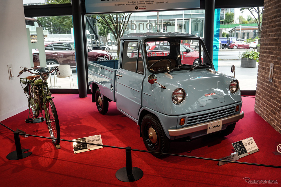 ホンダ A型(左)とT360(右)《写真撮影 宮崎壮人》