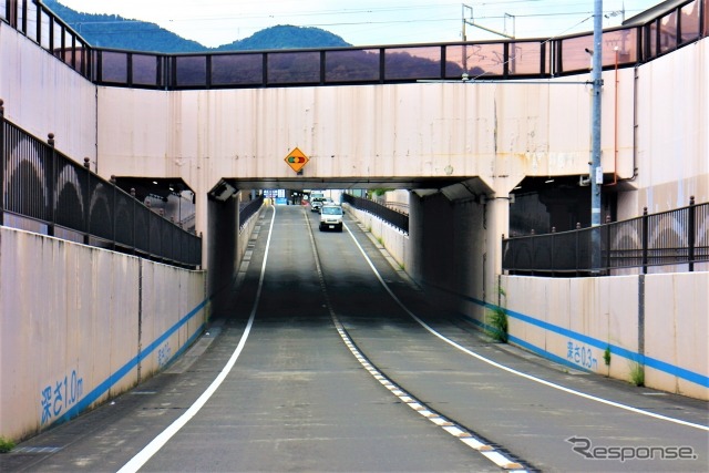 クルマが走れる水深は何cm？《写真提供 写真AC》