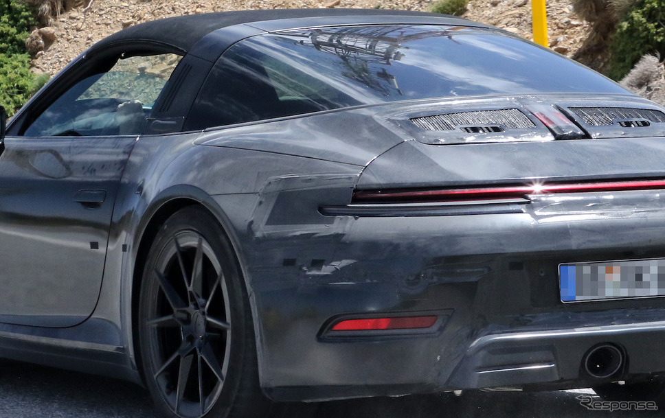 ポルシェ 911 タルガ 改良新型プロトタイプ(スクープ写真)《APOLLO NEWS SERVICE》