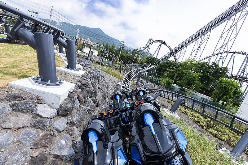 富士急ハイランド 「高飛車」以来12年ぶり新コースター＆バイクライド型「ZOKKON」（ぞっこん）《画像提供 富士急ハイランド》