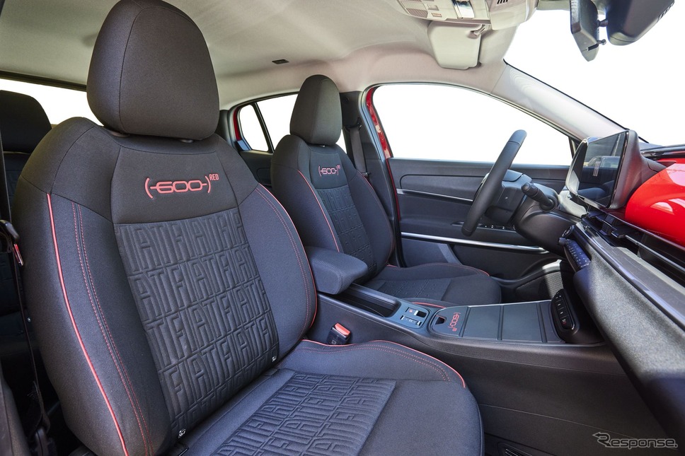 フィアット 600e の「RED」《photo by Fiat》