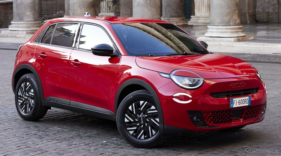 フィアット 600e の「RED」《photo by Fiat》