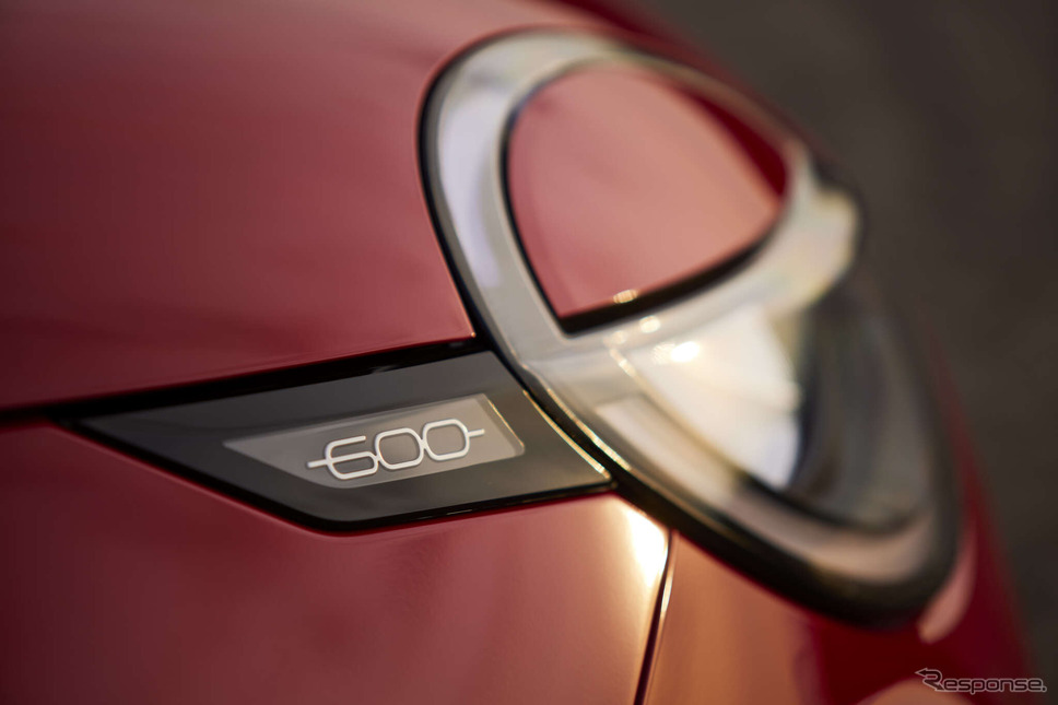フィアット 600e の「RED」《photo by Fiat》