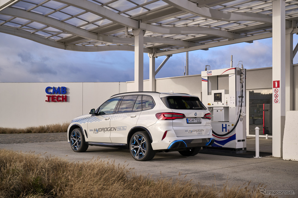 BMWの燃料電池実験車両『iX5ハイドロジェン』《写真提供 ビー・エム・ダブリュー》