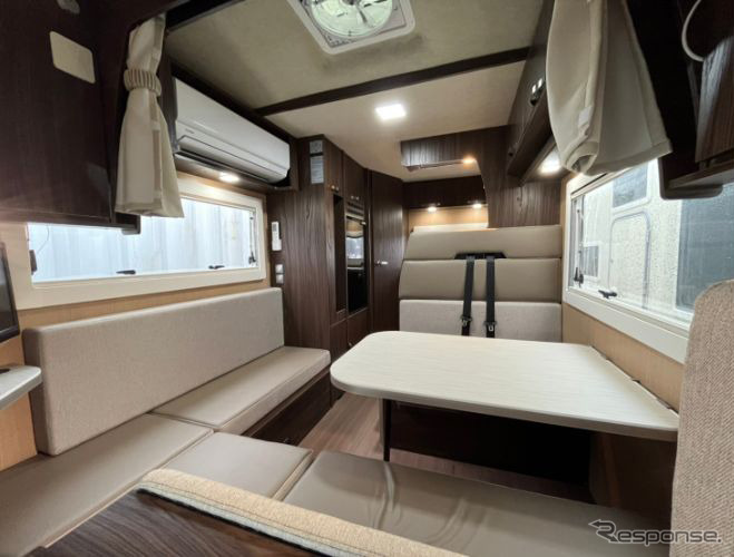 ロビンソンL66《写真提供:キャンピングカー株式会社》