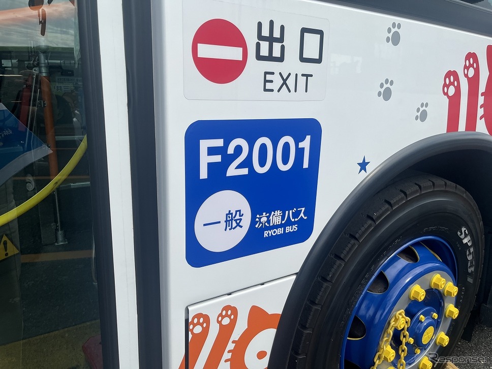 2号車＜両備バス＞　納涼縁日号《写真提供 両備グループ》