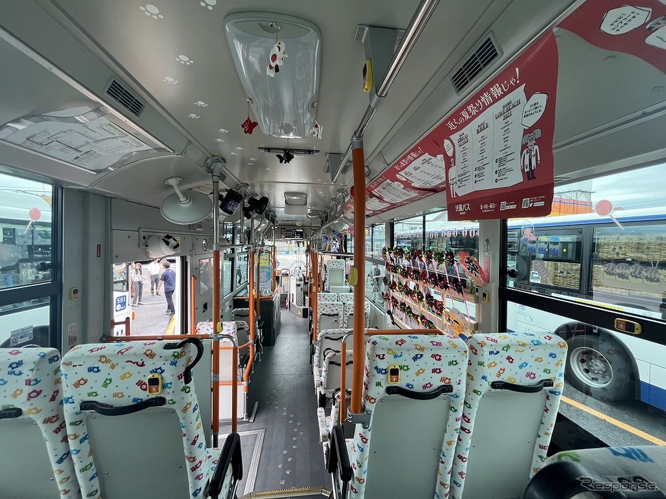 2号車＜両備バス＞　納涼縁日号《写真提供 両備グループ》