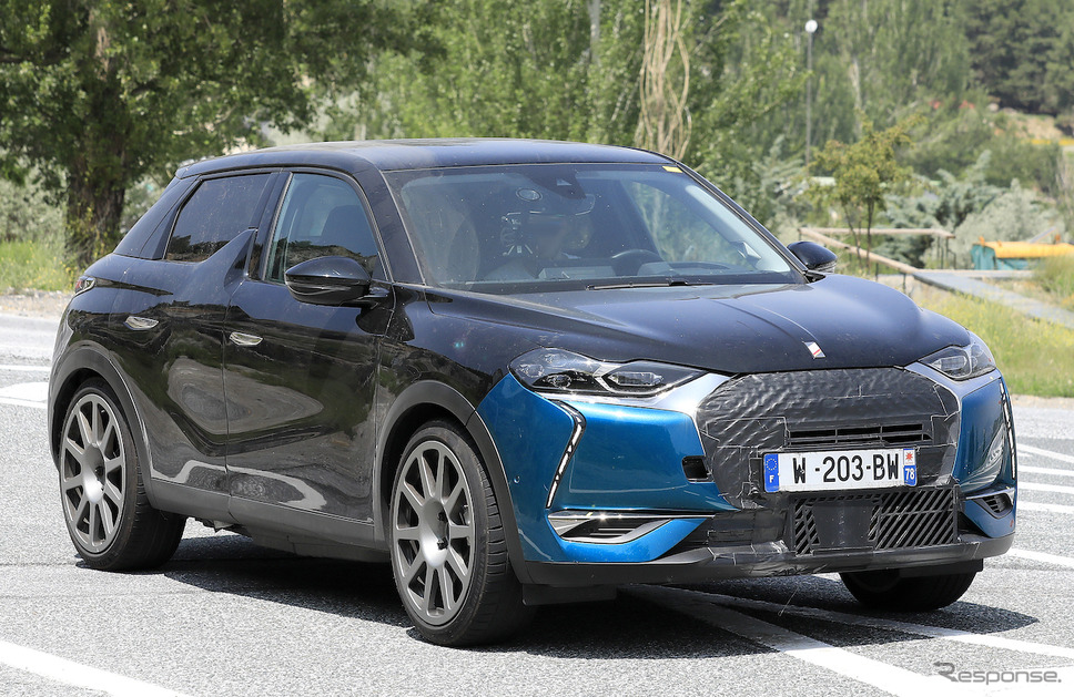 DS 3 E-TENSE スポーツ(仮)プロトタイプ(スクープ写真)《APOLLO NEWS SERVICE》