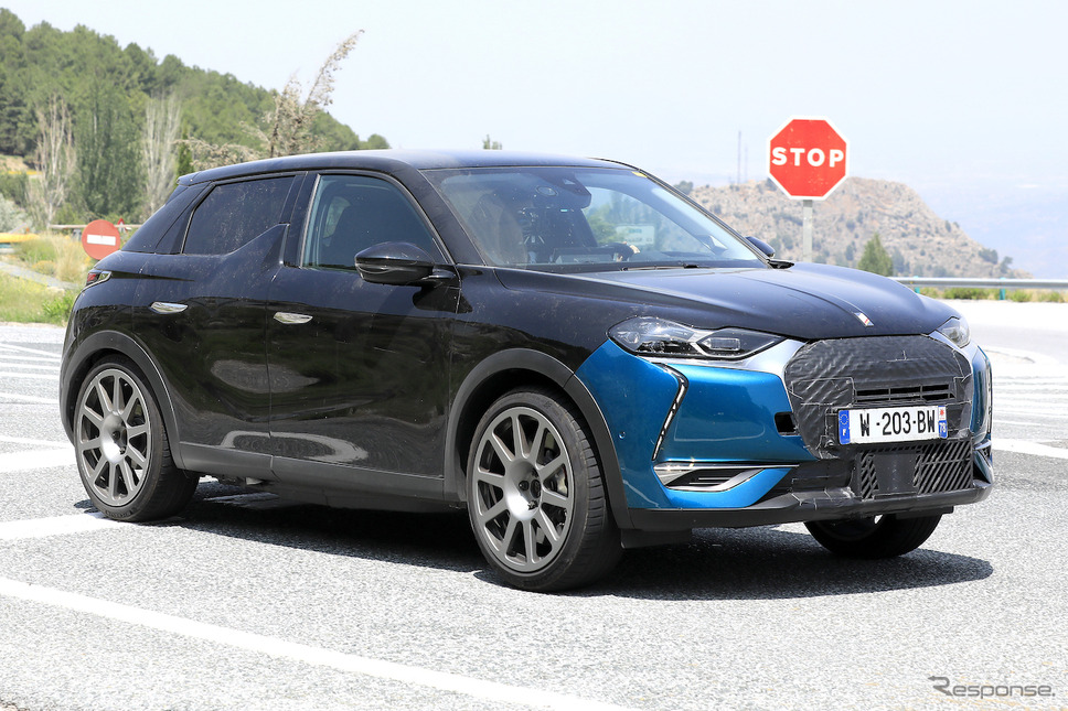 DS 3 E-TENSE スポーツ(仮)プロトタイプ(スクープ写真)《APOLLO NEWS SERVICE》
