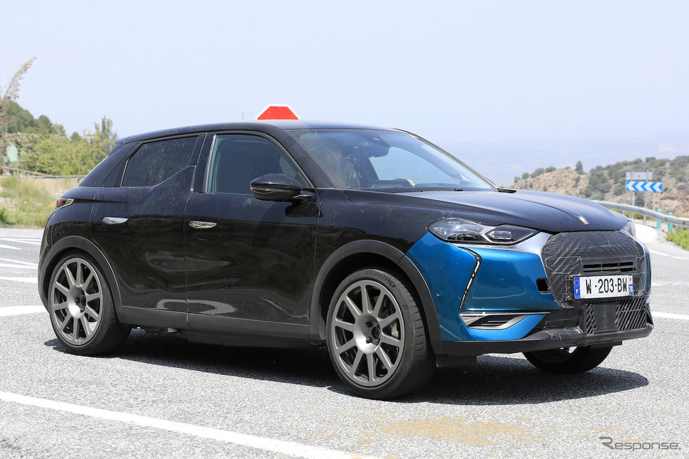 DS 3 E-TENSE スポーツ(仮)プロトタイプ(スクープ写真)《APOLLO NEWS SERVICE》