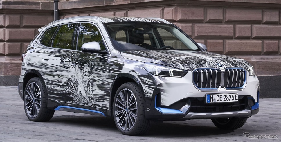 BMW iX1 のアートカー《photo by BMW》