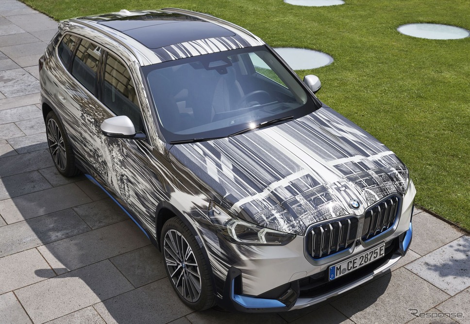 BMW iX1 のアートカー《photo by BMW》