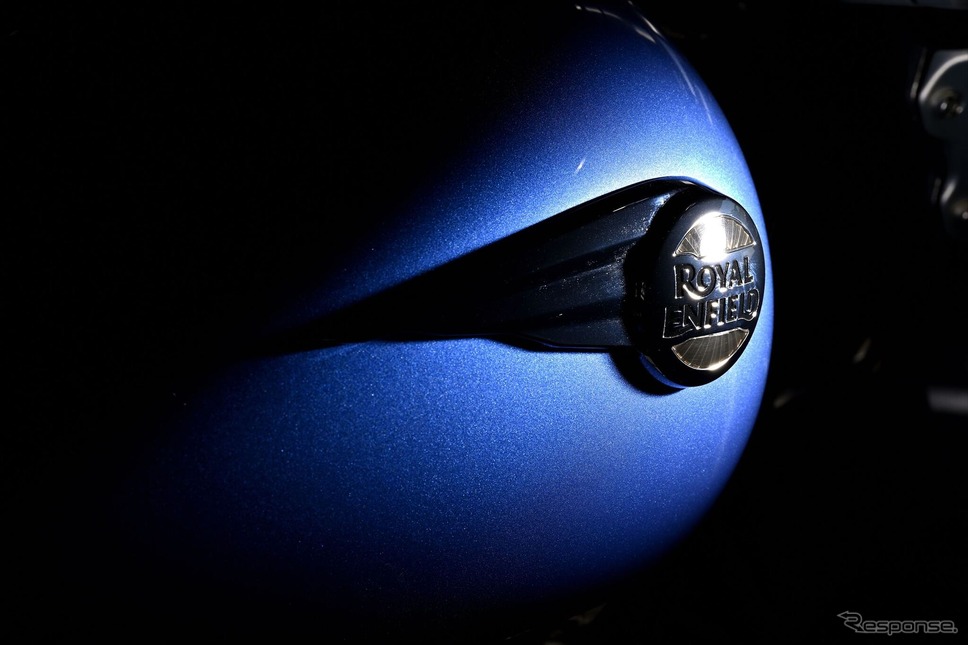 ロイヤルエンフィールド スーパーメテオ650（アストラルブルー）《写真撮影 真弓悟史》