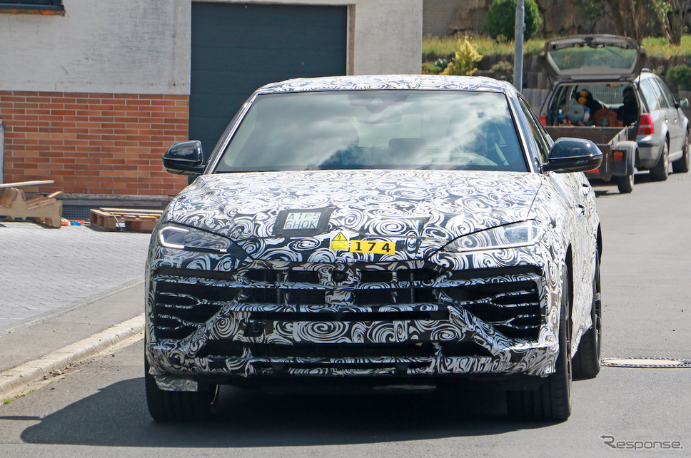 ランボルギーニ ウルスPHEV プロトタイプ(スクープ写真)《APOLLO NEWS SERVICE》