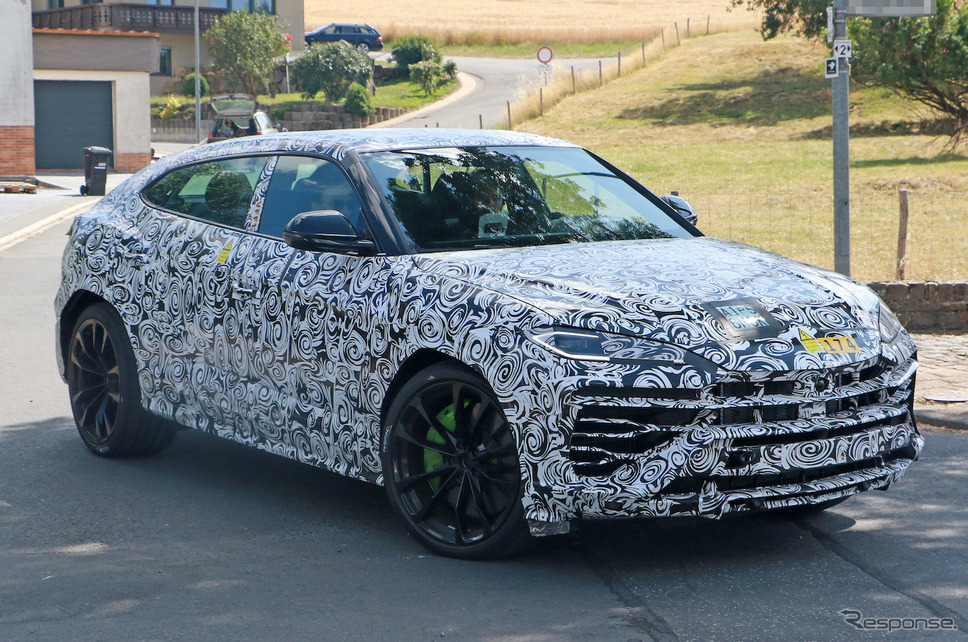 ランボルギーニ ウルスPHEV プロトタイプ(スクープ写真)《APOLLO NEWS SERVICE》