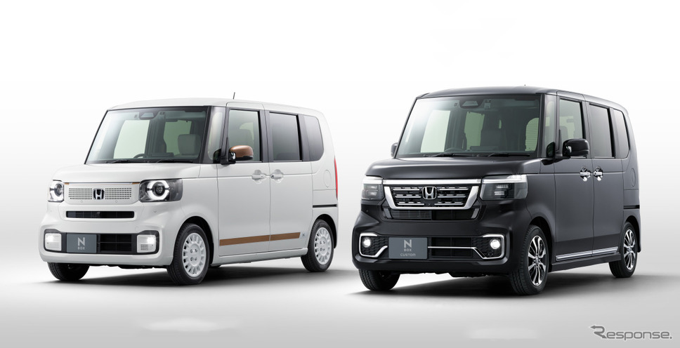 N-BOX モダンカジュアルスタイル(左)とN-BOXカスタム プレミアムスタイル(右)《写真提供:ホンダアクセス》