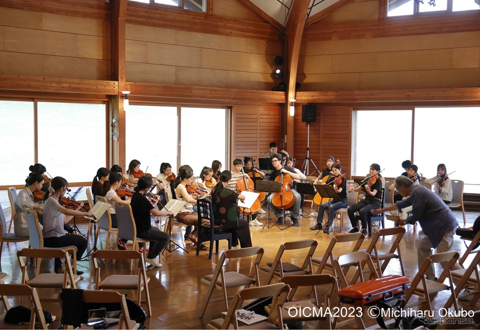 2023年度の奥志賀高原・森の音楽堂での講習会に参加したアカデミー生の様子(c)Michiharu Okubo/ OICMA2023