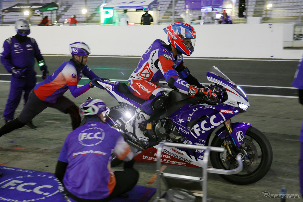 #1 F.C.C. TSR Honda Franceのピット作業《撮影 竹内英士》