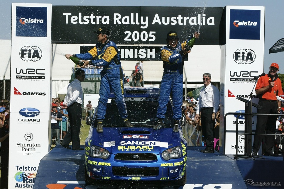 2005年WRC第16戦オーストラリア、向かって右が新井敏弘《hoto by Reporter Images/Getty Images Sport/ゲッティイメージズ》