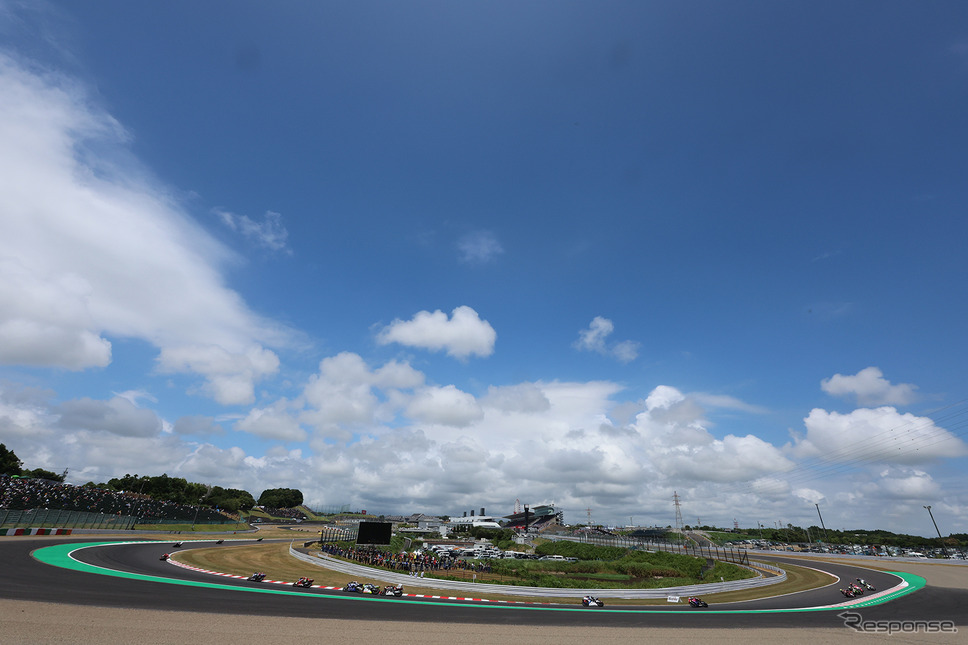 決勝レース風景《写真撮影 竹内英士》