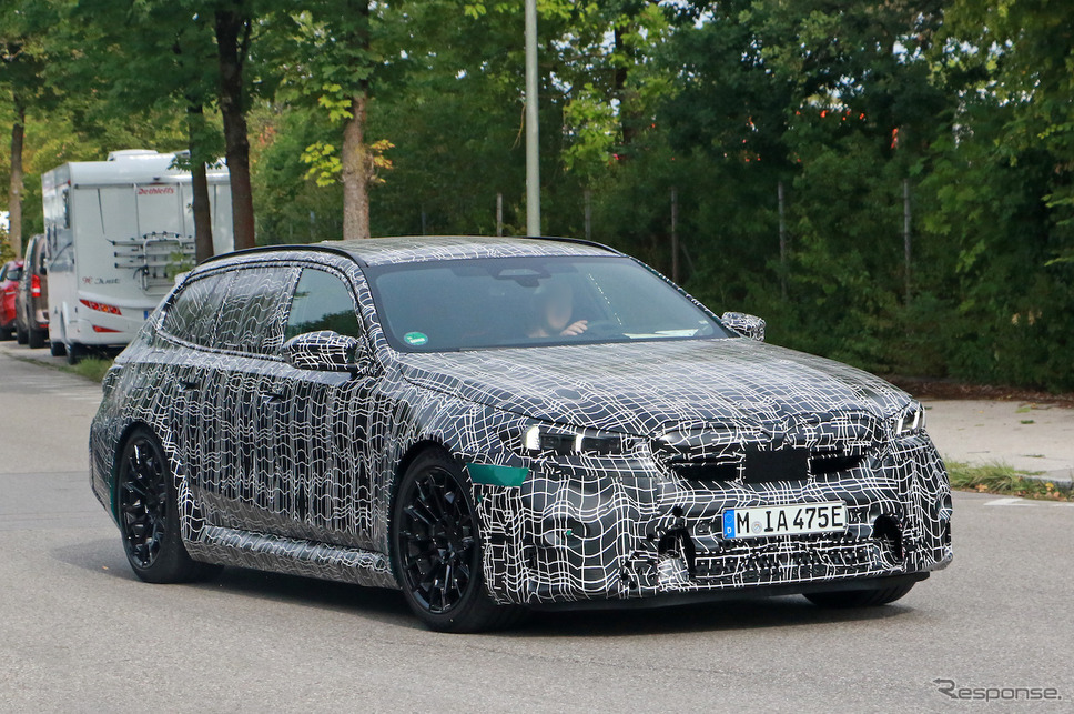 BMW M5 ツーリング プロトタイプ(スクープ写真)《APOLLO NEWS SERVICE》