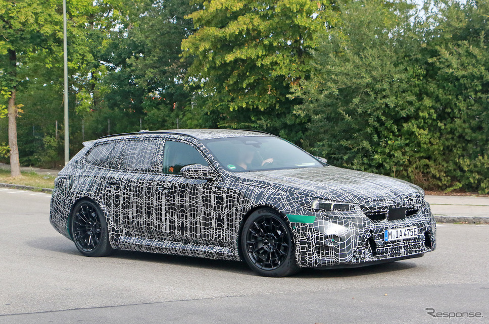 BMW M5 ツーリング プロトタイプ(スクープ写真)《APOLLO NEWS SERVICE》