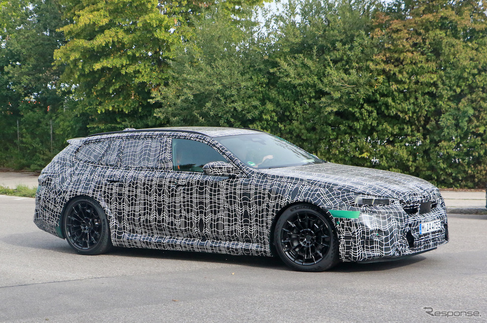 BMW M5 ツーリング プロトタイプ(スクープ写真)《APOLLO NEWS SERVICE》