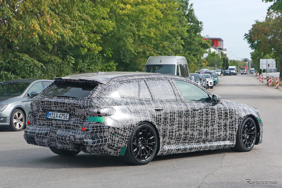 BMW M5 ツーリング プロトタイプ(スクープ写真)《APOLLO NEWS SERVICE》