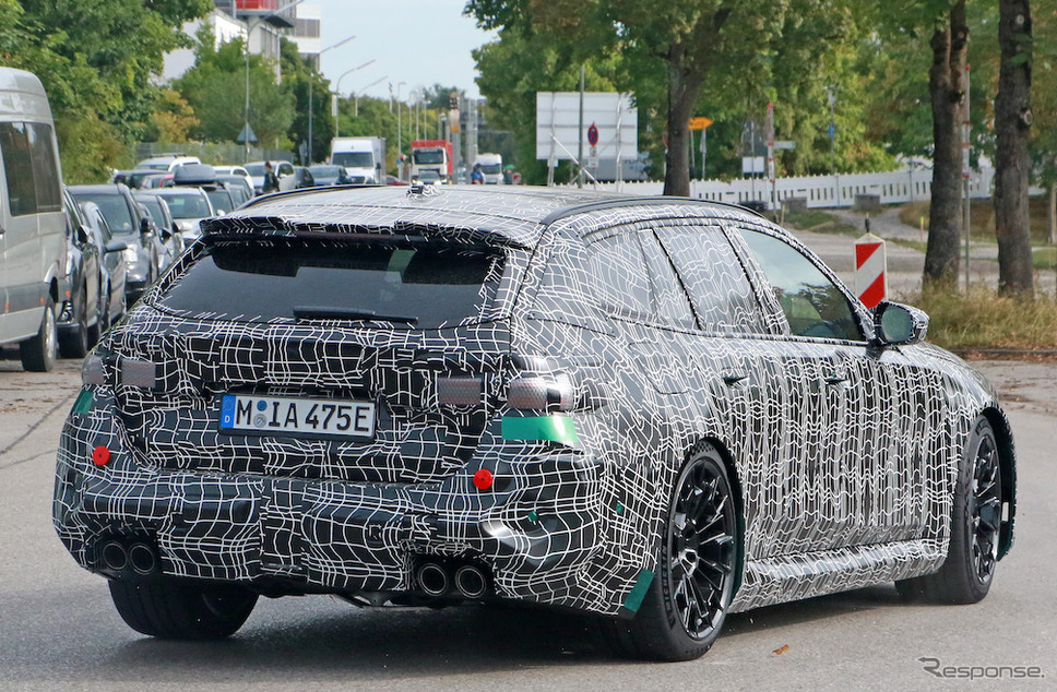 BMW M5 ツーリング プロトタイプ(スクープ写真)《APOLLO NEWS SERVICE》
