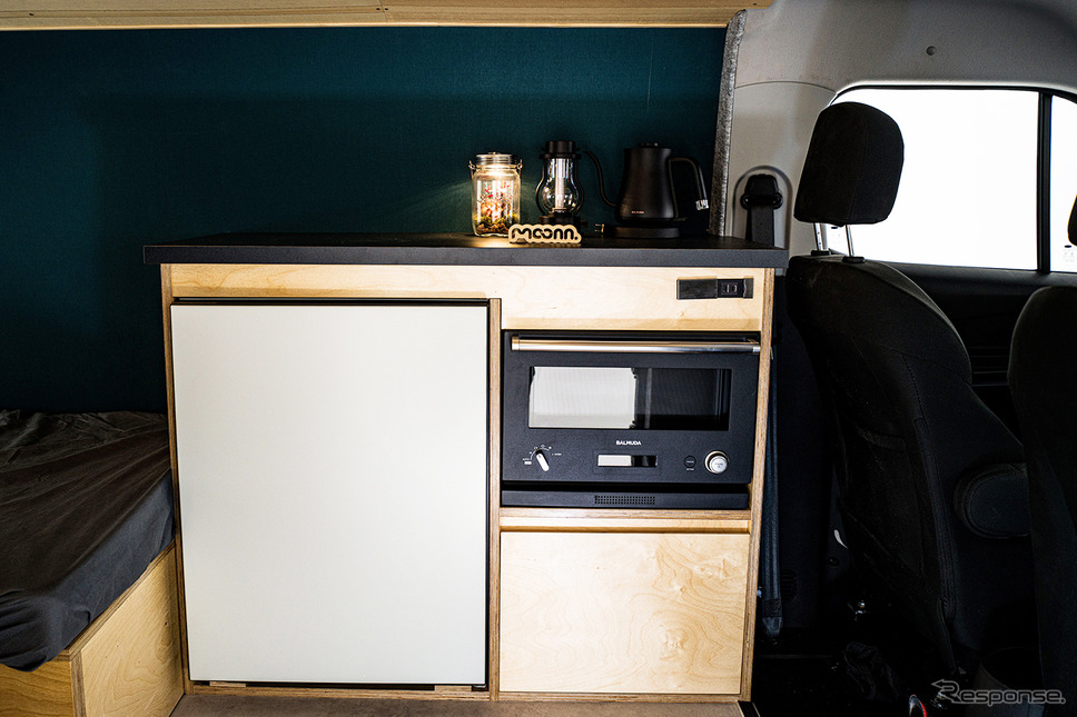 大型の冷蔵庫や電子レンジが使用可能《写真提供 Carstay》