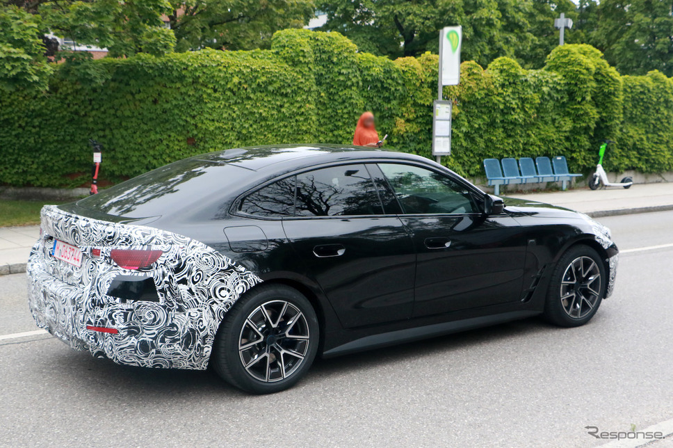 BMW i4 M50 改良新型プロトタイプ(スクープ写真)《APOLLO NEWS SERVICE》